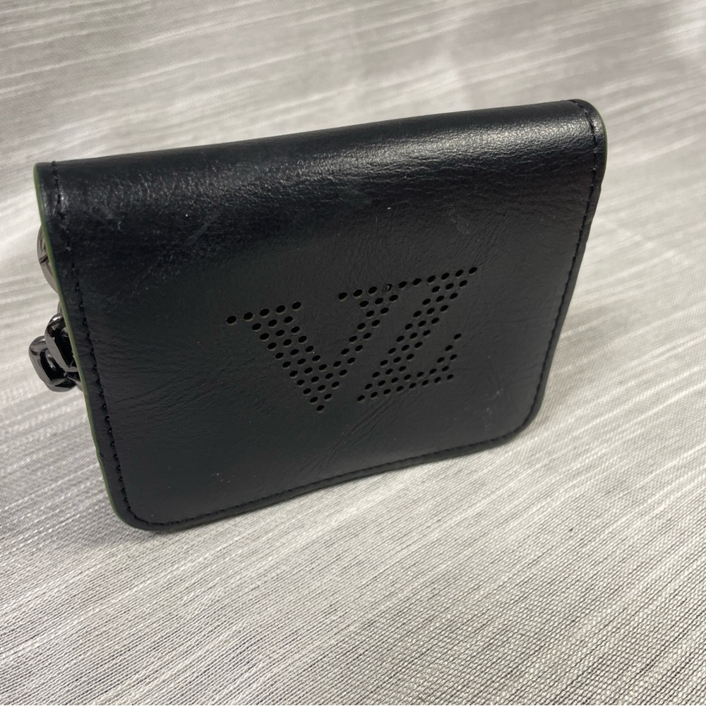 VZ logo Billetera Velez Colombian black leather wallet with belt holder.